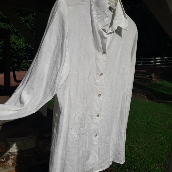 Linen Shirt Vintage White Button Down Blouse Irish Linen Embroidered Accent - Picture 3 of 16